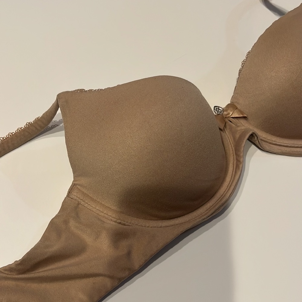 32C Victoria’s Secret Nude Bra